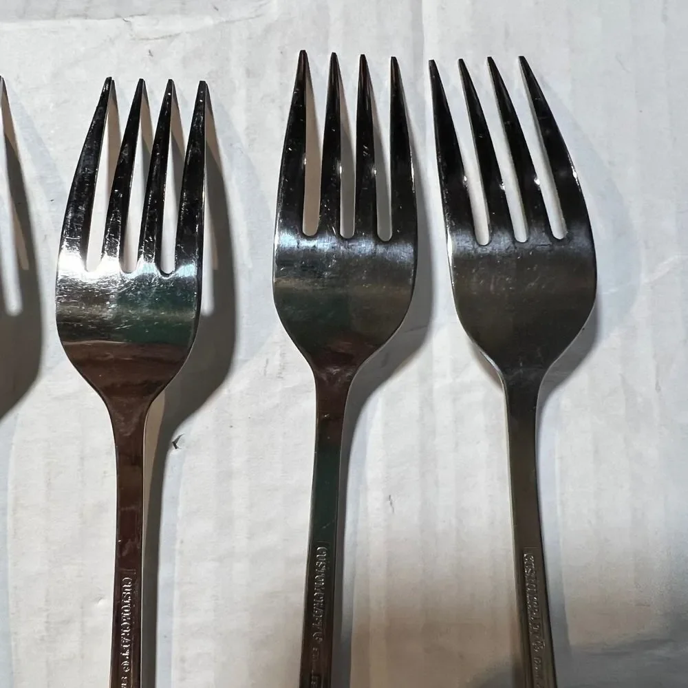 Custom Craft silver tone